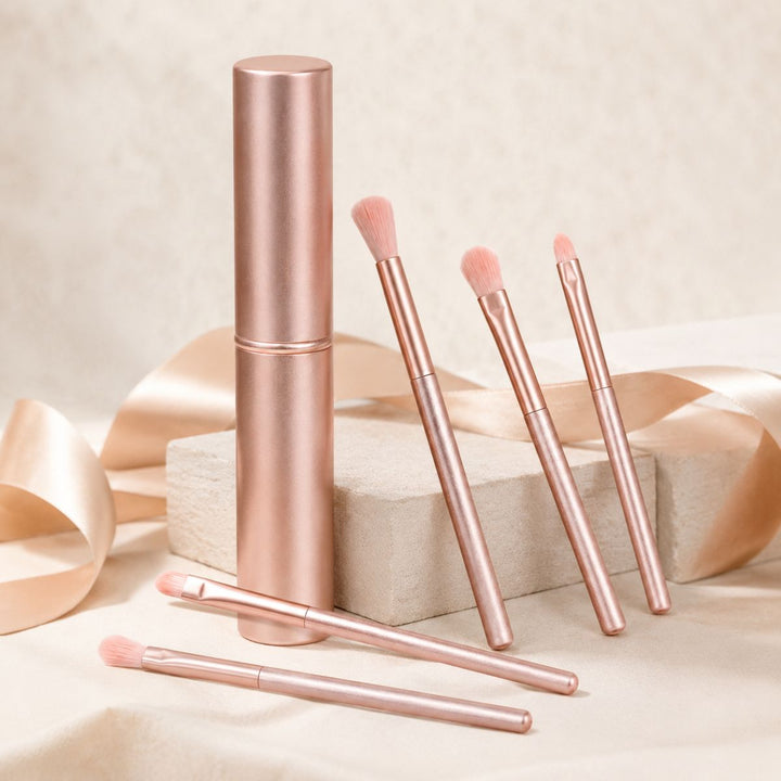 UNIQ Technique PRO Rose Lens Ögonskuggspenslar Sätt med Box - 5 Delar