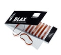 Ett delvis öppet svart BLAX-paket märkt BLAX Hair elastics – Brown (8 pcs) visar flera bruna, snag-free hårsnoddar inuti, med två flexibla plastiska BLAX-hårsnoddar liggande utanför.