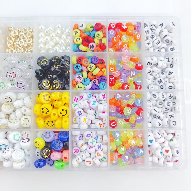 The Fashiongirl Clay Beads / Heishi Beads Merkki Kit - KREA DIY Jewellery Kit includes 7000 colourful beads in a plastic organizer with 18 compartments, perfect for creative projects and jewellery making.