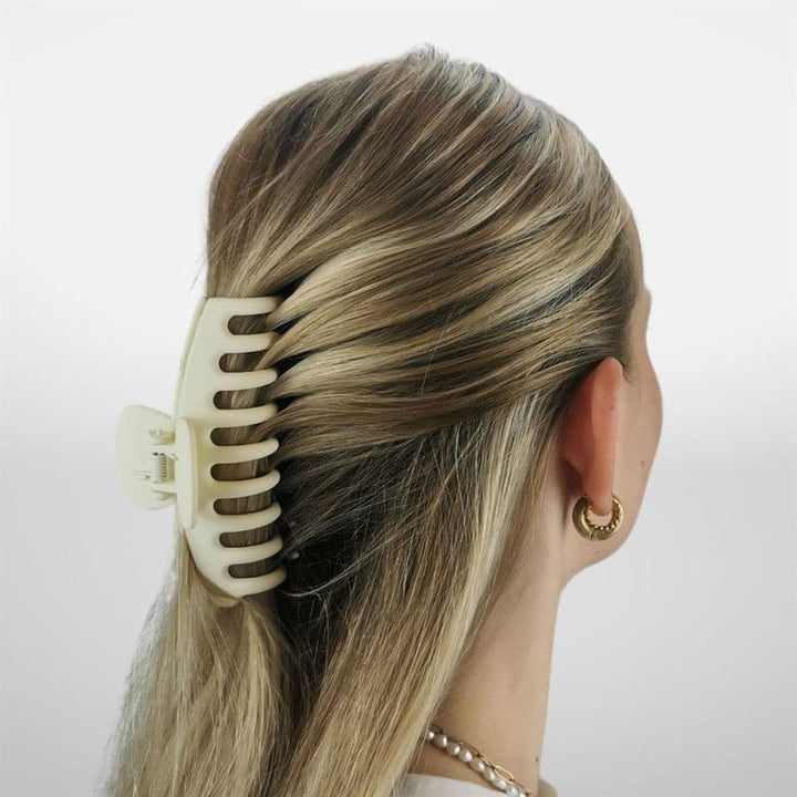 SOHO Kana Hair Claw - White - Hair Accessories