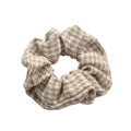 SOHO Pepita Scrunchie – Beige – Håraccessoarer