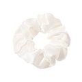 SOHO Satin Scrunchie – Vit – Håraccessoarer